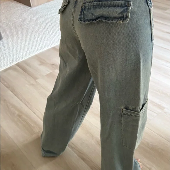 Zara Mid Rise Cargo Jean - Picture 3 of 5